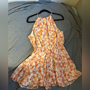 Floral Romper with Open Back (Size: S)